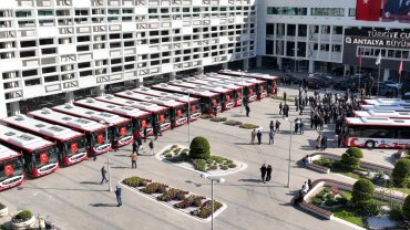 Antalya Büyükşehir’den toplu taşıma filosuna 19 yeni otobüs