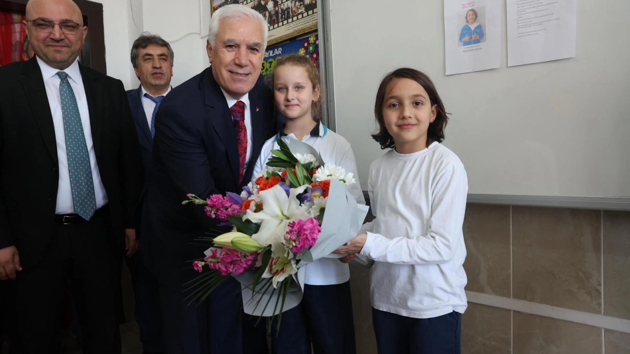 Arkadaşlarına söz verdi, Başkan Bozbey’i sınıfa getirdi