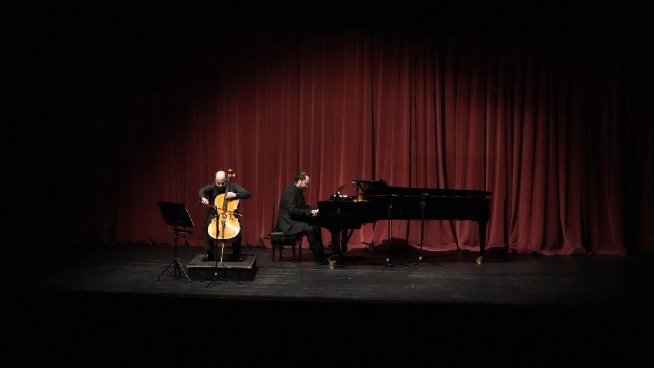 Aybulus ve Şenler’den sanatseverlere müzik ziyafeti