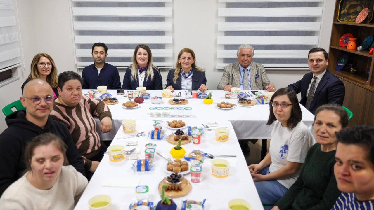 Bakırköy'de Engelsiz Yaşamevi'nde iftar buluşması