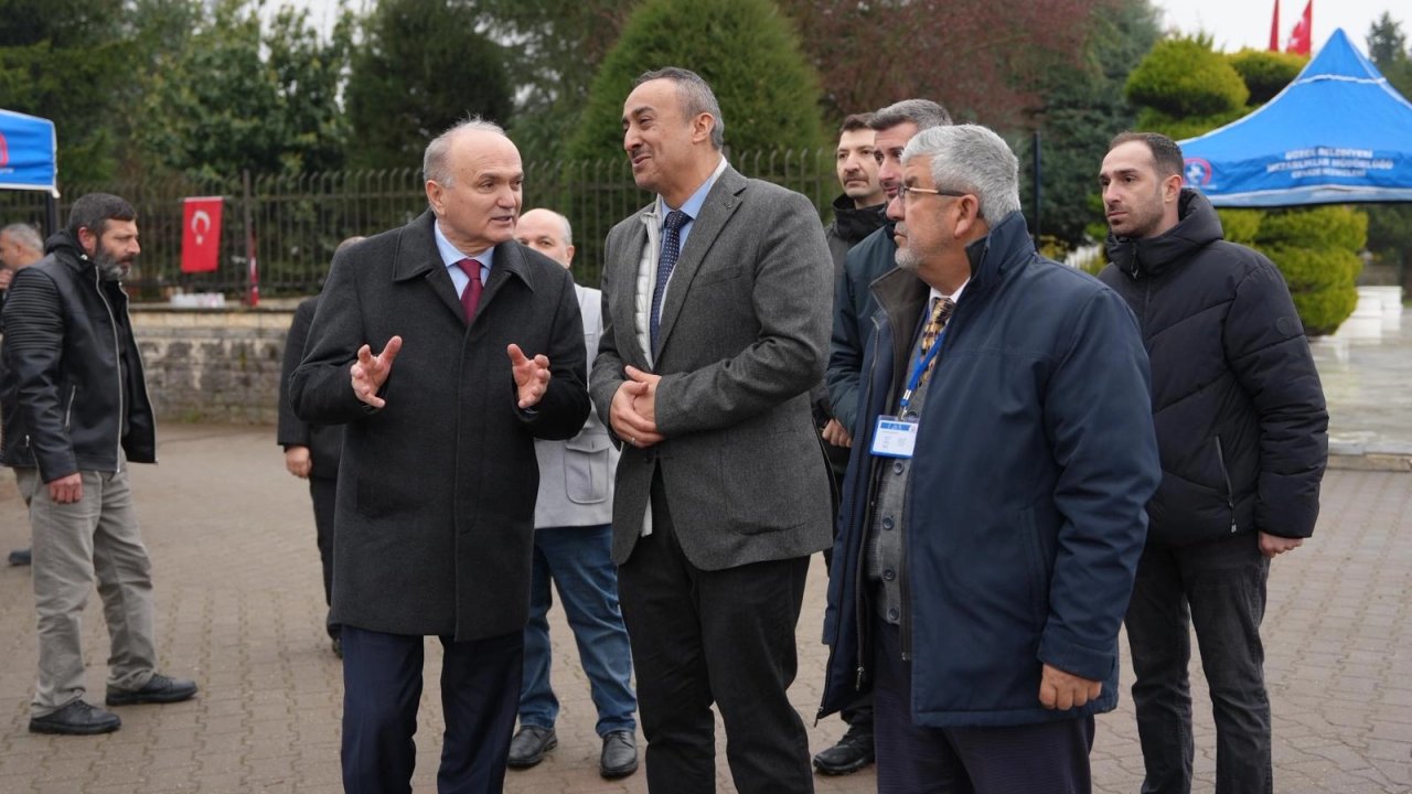 Başkan Özlü bayram arifesinde vatandaşlarla buluştu