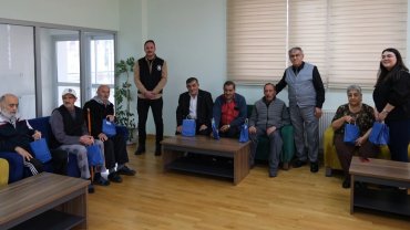 Belediye yaşlıları bayramda unutmadı