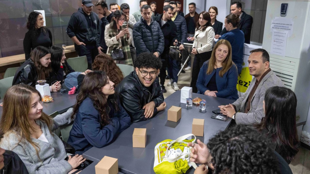 Bornova'da Gülşah Durbay Gençlik Merkezi’nde sıcak buluşma