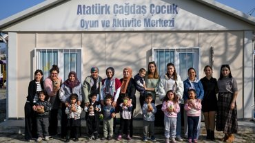 Bornovalı miniklere Çim Adam Atölyesi