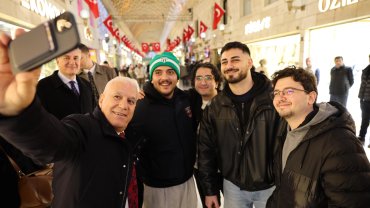 Bozbey çarşı esnafıyla bayramlaştı