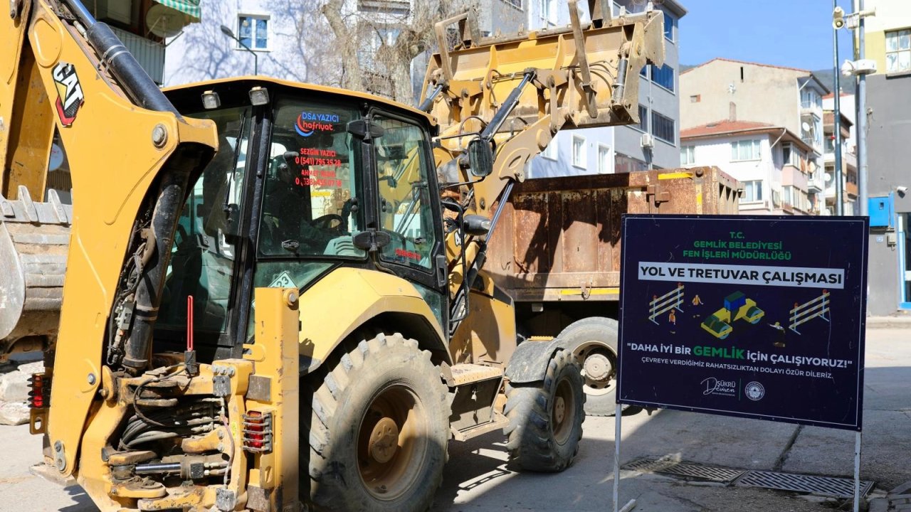 Bursa Gemlik'in köklü caddesinde önemli çalışma