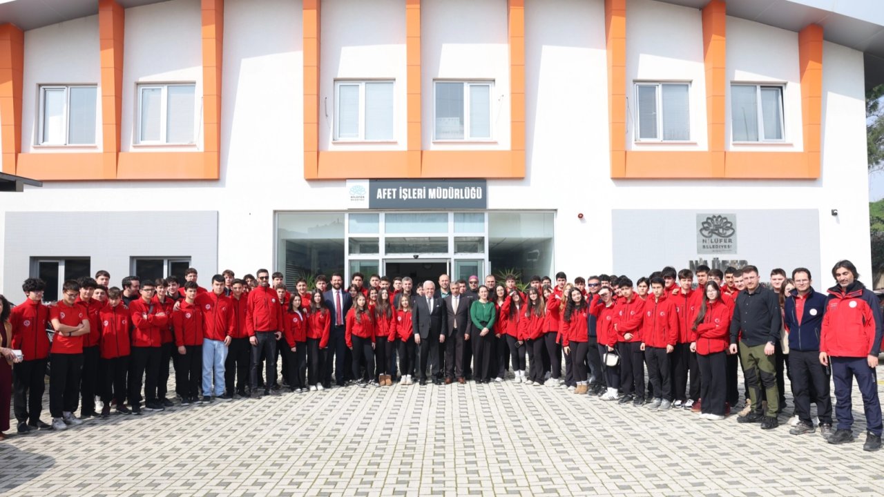 Bursa Nilüfer'de Deprem Simülasyon Merkezi 'eğitim mutfağı'na dönüştü