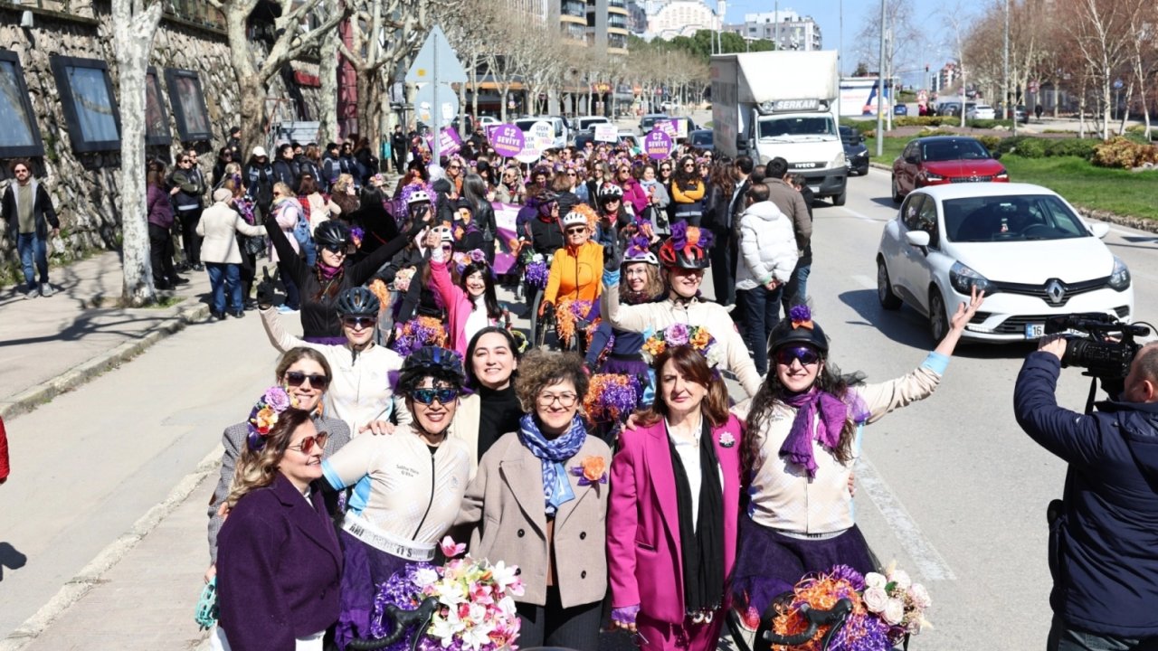 Bursa Nilüfer’de kadınlar tek ses oldu! “Eşitlik ses ister biz buradayız”