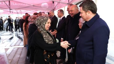 Bursa Osmangazi'de Başkan Aydın personeliyle tek tek bayramlaştı