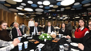 Bursa Osmangazi’de gençlerle birlikte geleceğe bakış