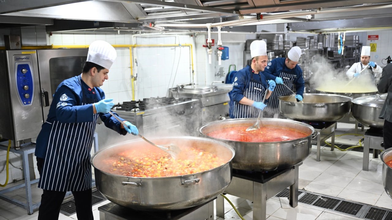 Bursa Ramazan bereketini paylaştıkça çoğalttı