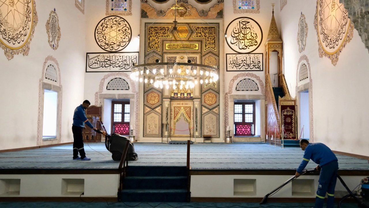 Bursa Yıldırım'da camilere bayram temizliği