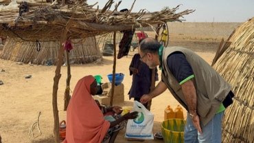 Help Yetim’den Nijerya Kano’da savaş mağdurlarına kurban eti, zekat ve eğitim desteği