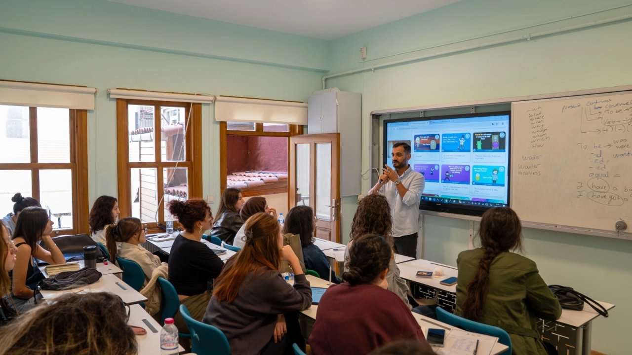 İBB Gençlik Ofisleri'nde yılın ilk eğitimleri sürüyor
