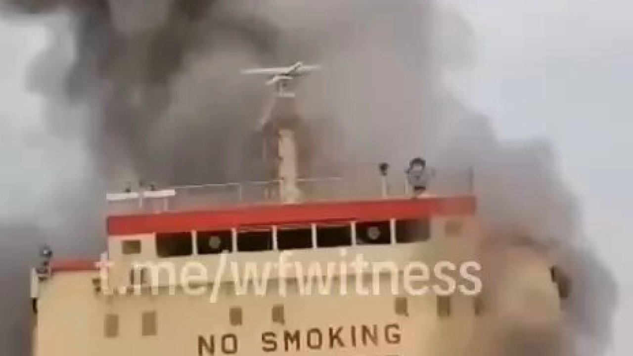 İran’dan Hürmüz Boğazı uyarısı! Bir kaçak gemi daha vuruldu!