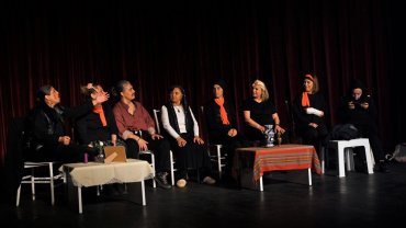 İzmir Bornova’da kadınların hikâyeleriyle sahneye taştı