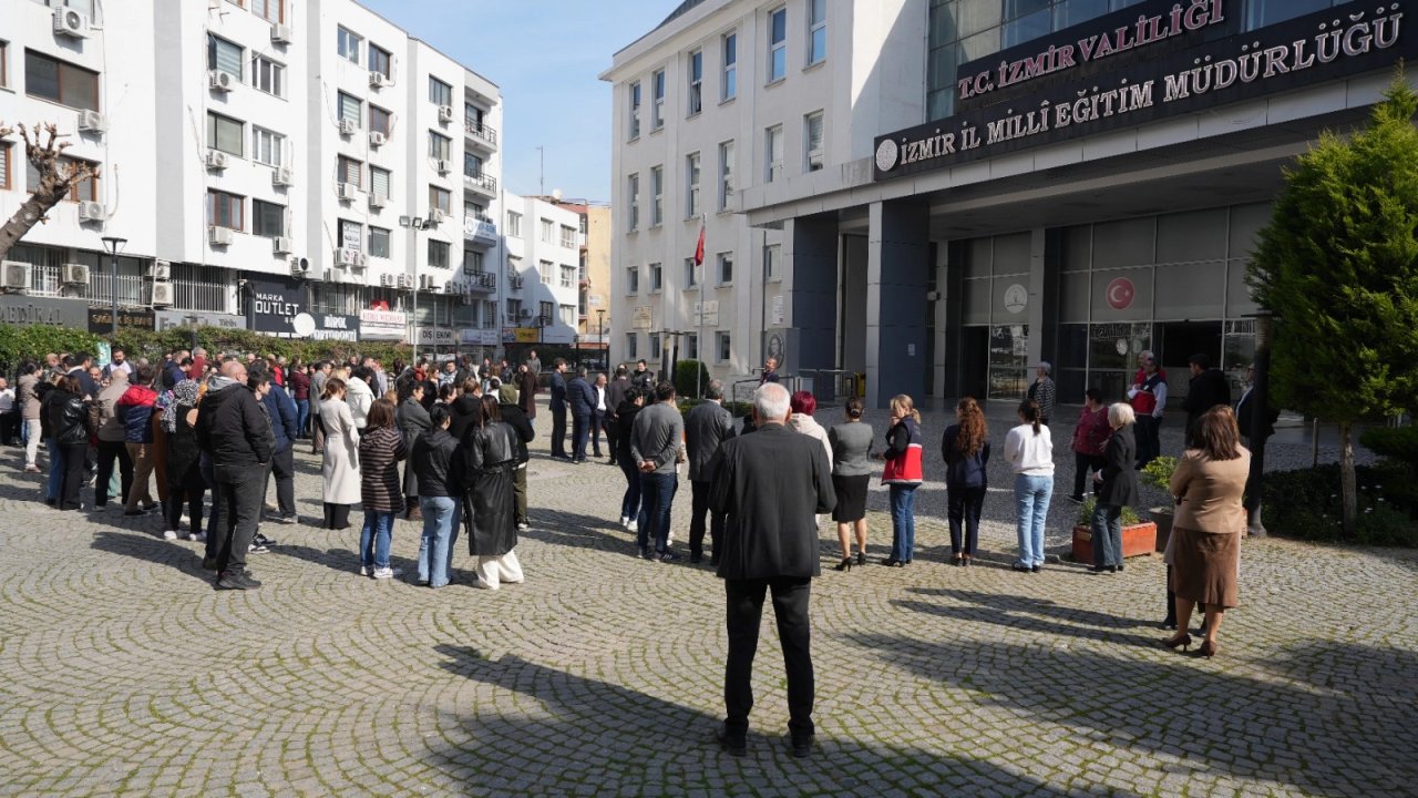 İzmir İl Milli Eğitim'de tahliye tatbikatı gerçekleştirildi