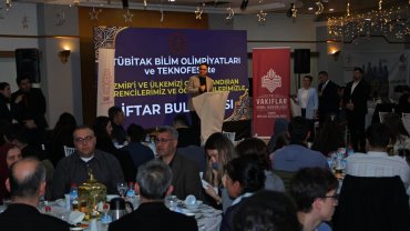 İzmir'de TÜBİTAK ve TEKNOFEST'in başarılı öğrenci ve öğretmenleri ağırlandı