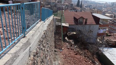 İzmit Yenidoğan’da tehlikeli alan güvenli hale getirildi