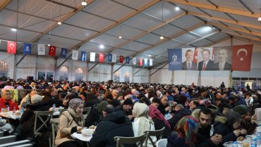 İzmit’in kalbi Büyükşehir Ramazan Çadırı’nda atıyor