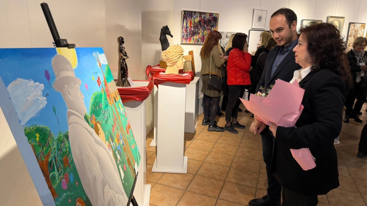 İzmit'te 'Ve kadın dokununca' sergisi kapılarını açtı