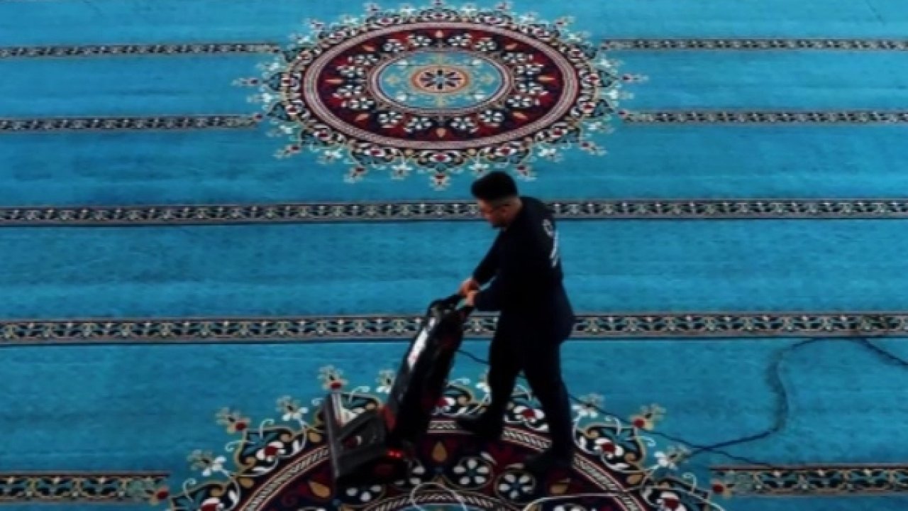 Kayseri Kocasinan'da camiler gül kokuyor