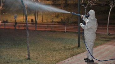 Keçiören’de sinekle mücadele ve bitki koruma çalışmaları sürüyor