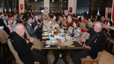 Kızılay Bornova’dan vefa gecesi