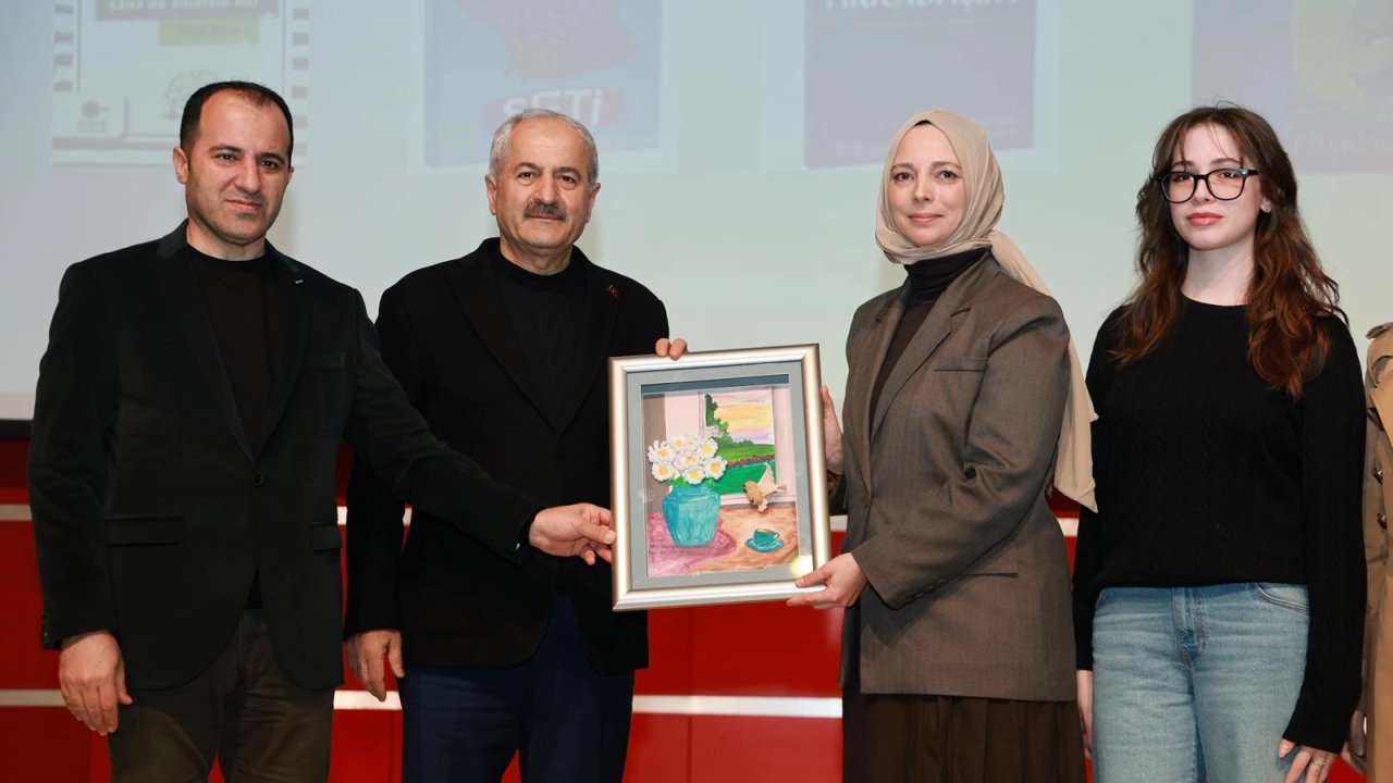 Kocaeli Gebze Okur Buluşmaları’nda Özgü Güler söyleşisi