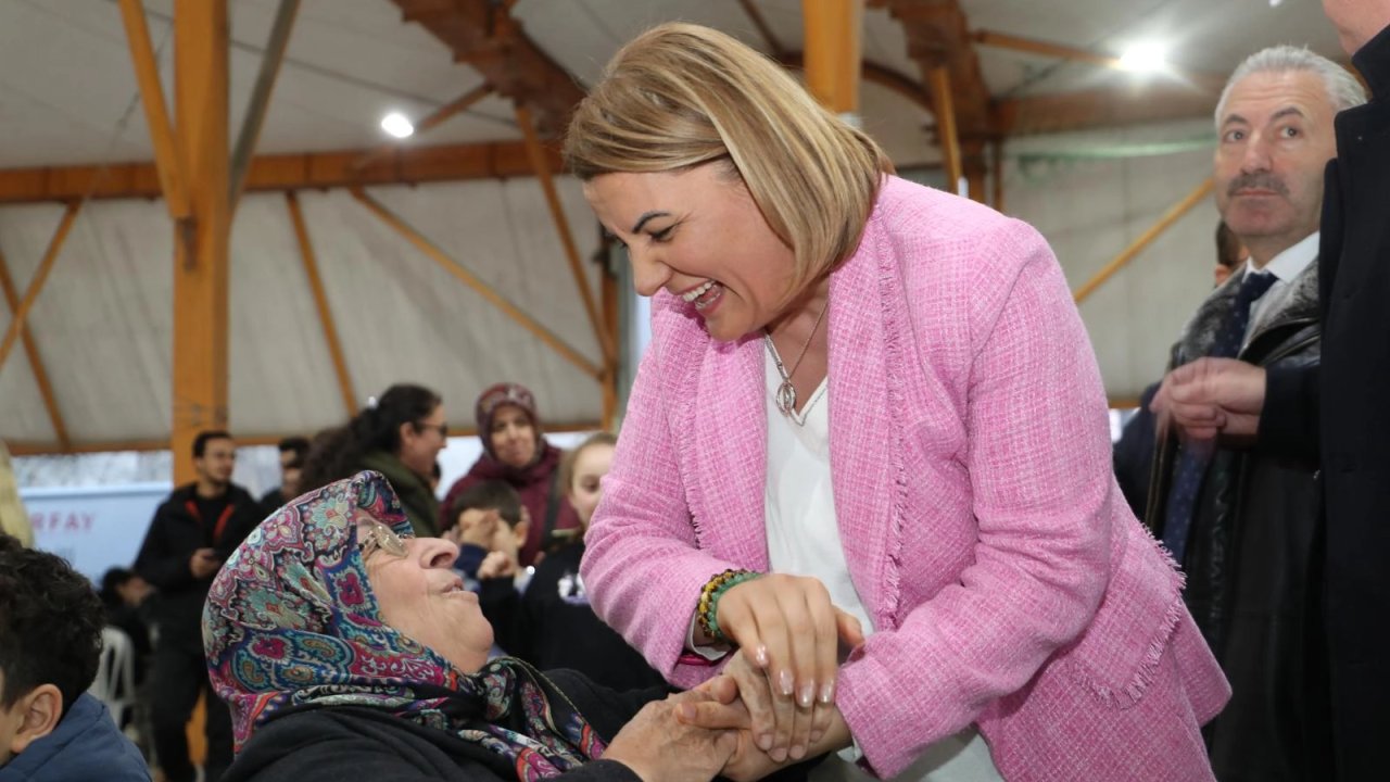 Kocaeli İzmit'te yüzlerce kişi aynı sofrada buluştu