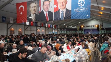 Kocaeli'de Ramazan Çadırı’nda her gün binlerce kişiye iftar