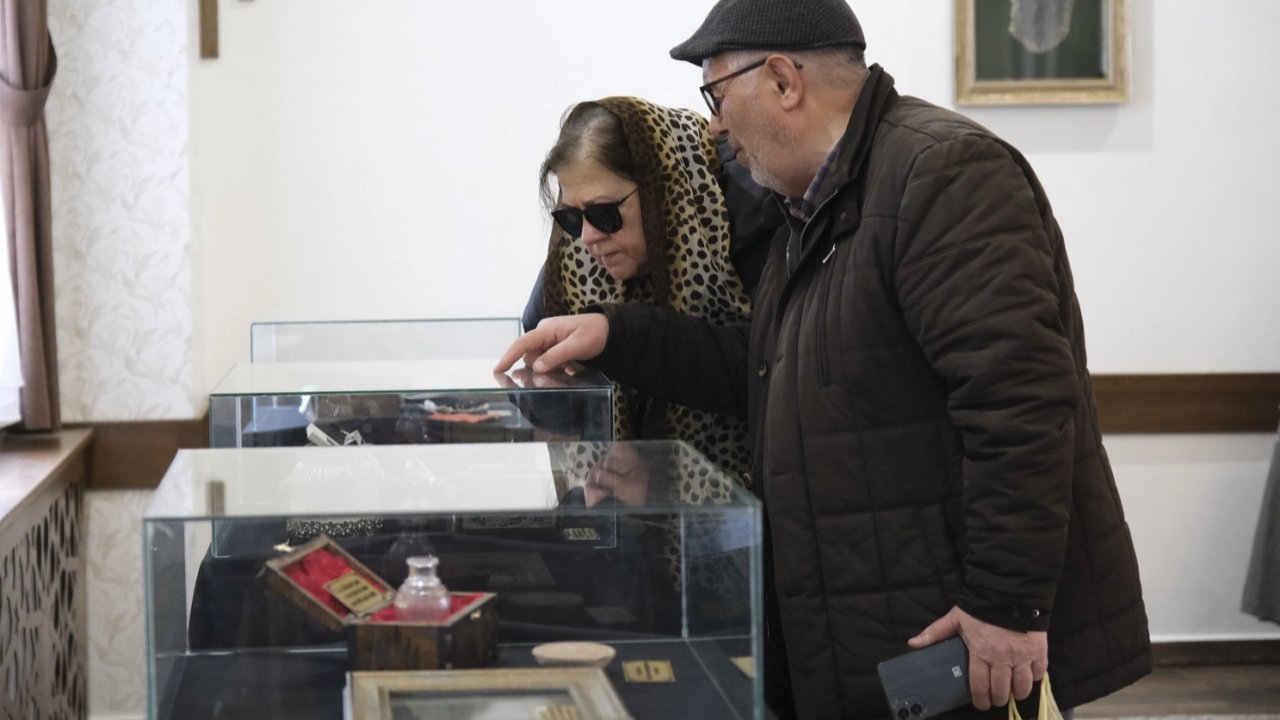 Kutsal Emanetler Bedesten'de