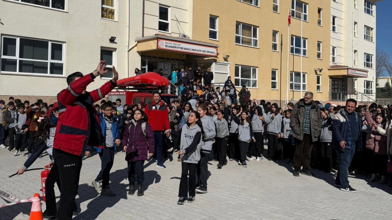 Malatya Büyükşehir'den öğrencilere afet bilinci