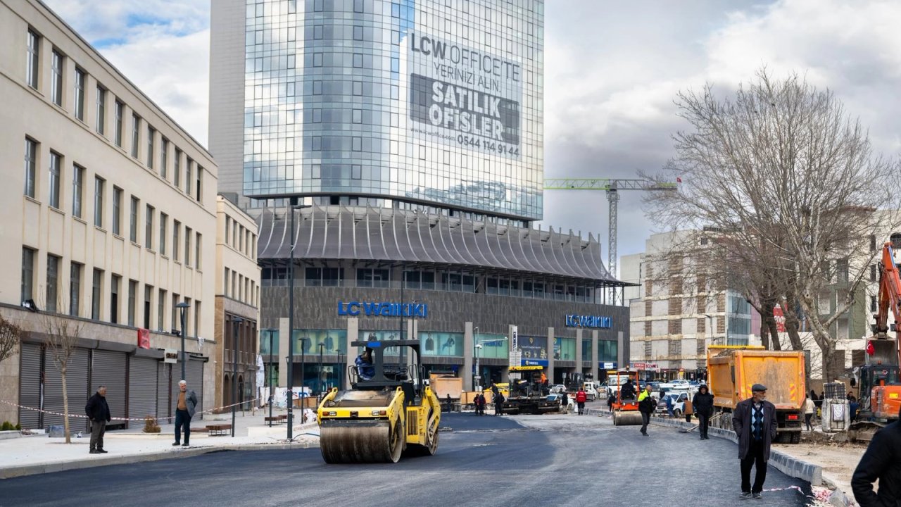 Malatya’da çarşı merkezinde asfalt çalışması