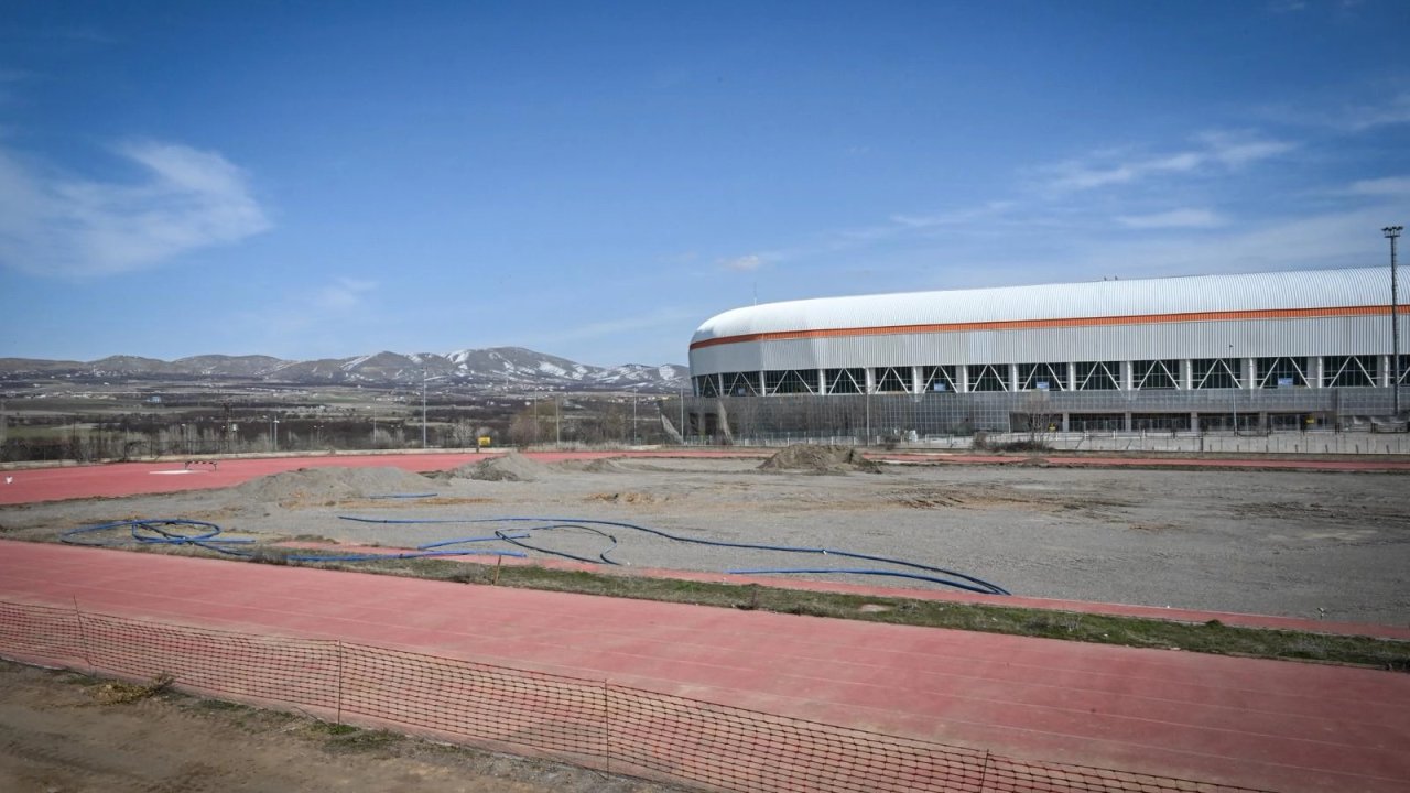 Malatya'da Spor Köyü Atletizm Pisti inşaatı başladı