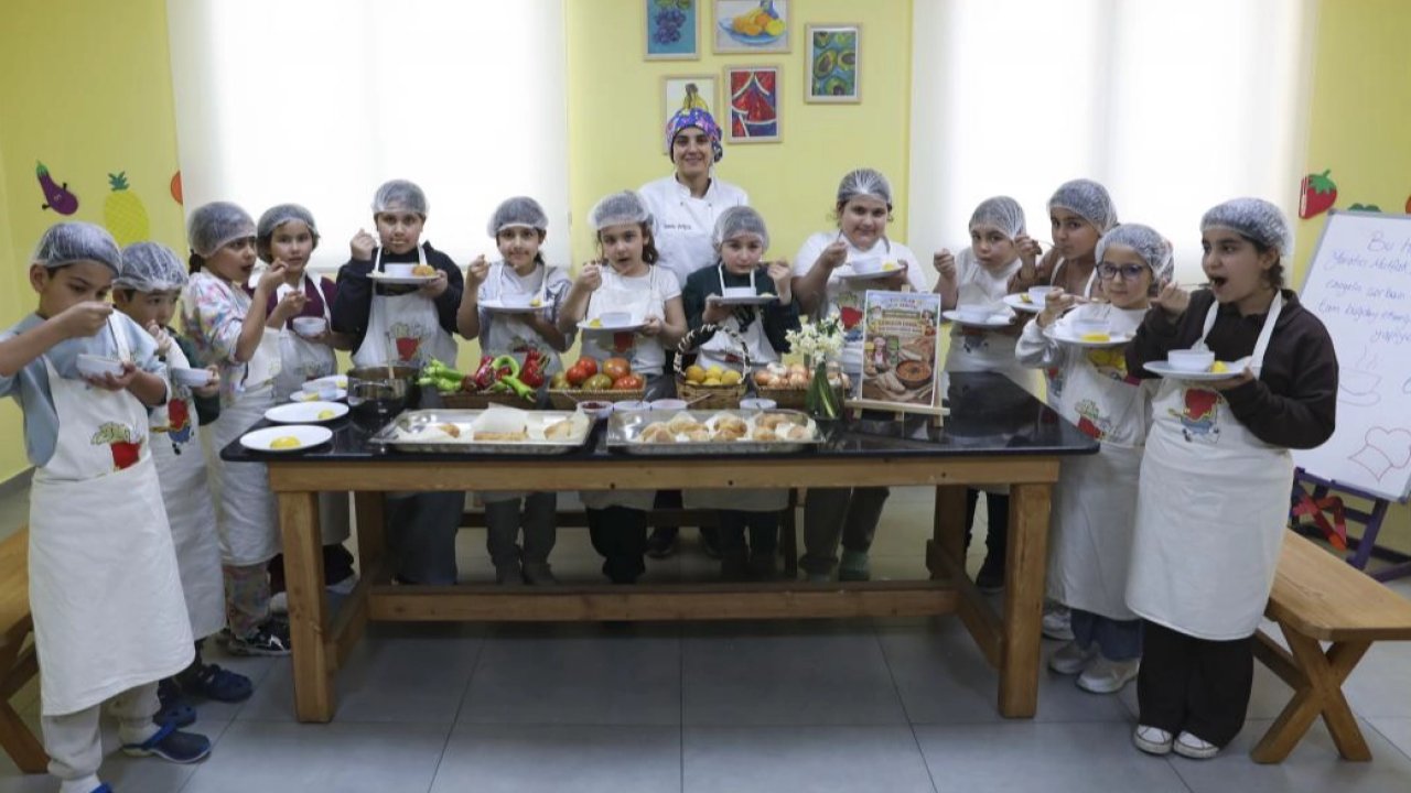 Mersin’de çocuklar mutfakta öğreniyor