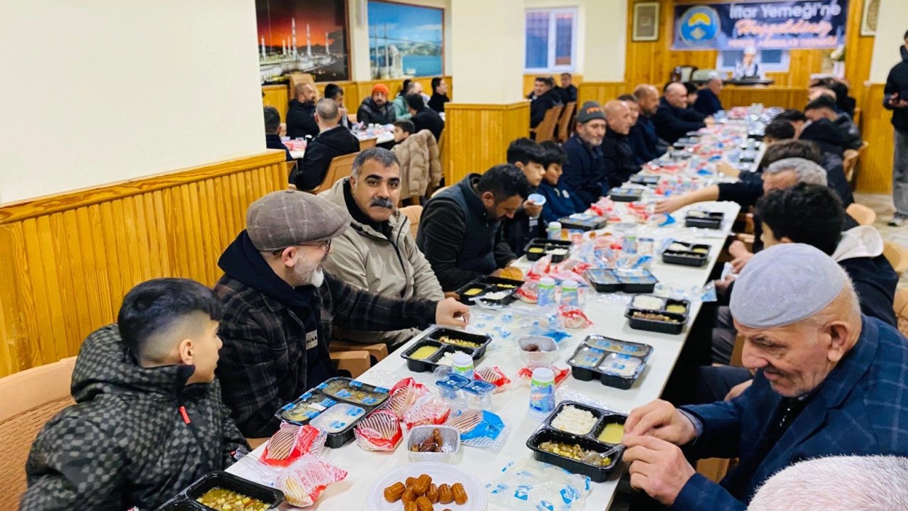 Pendik’te Ağrılılar aynı sofrada buluştu