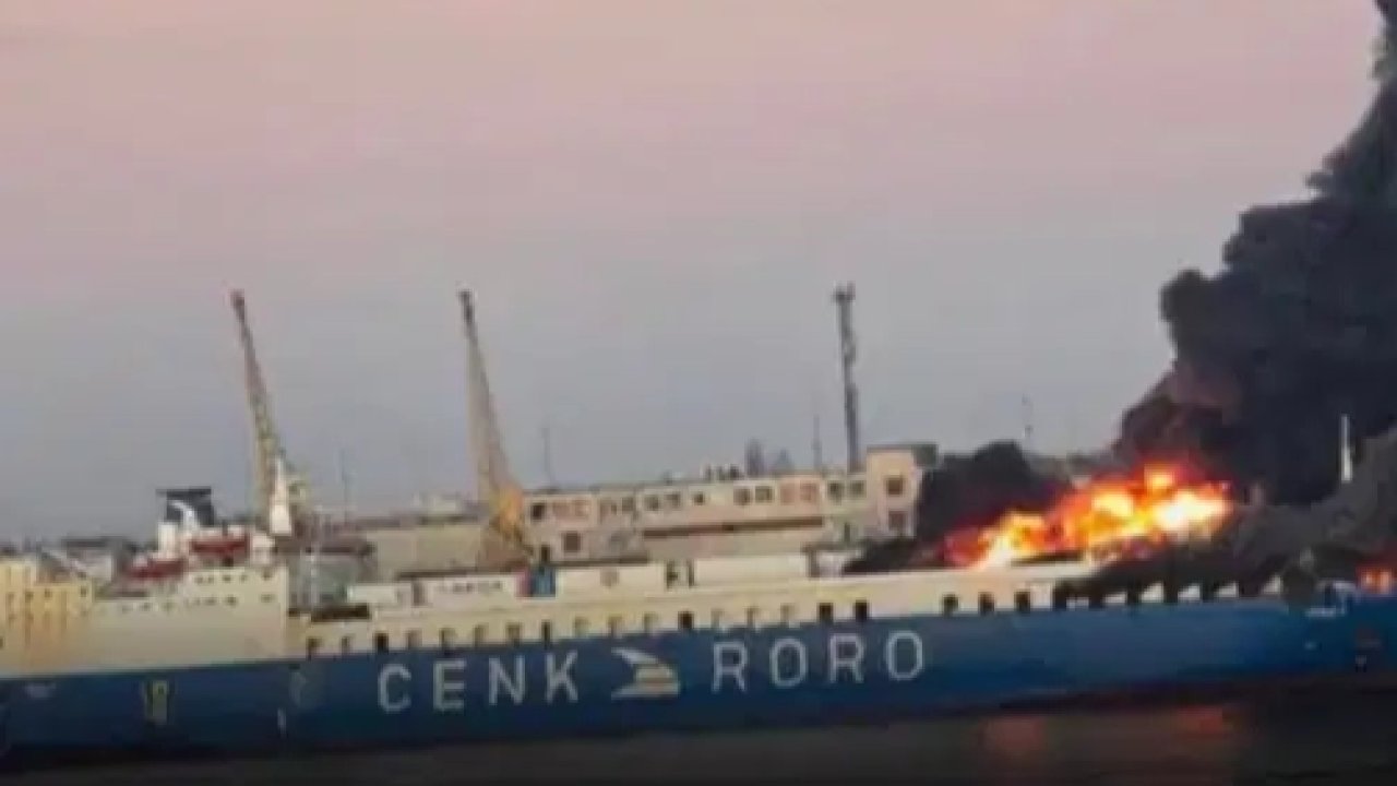 Rusya, Yunan gemisini vurdu