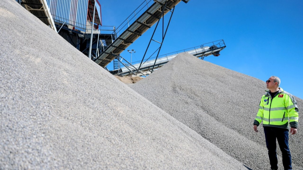 Sivas’ta Tecer Taş Kırma Tesisi yeni sezona başladı
