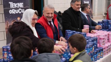 Trabzon'da binlerce çocuk Ramazan’ı 'Tekne Orucu'yla tanıdı
