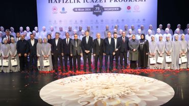 Yasin Kartoğlu: Ahlaklı ve vicdanlı nesiller yetiştirmeliyiz