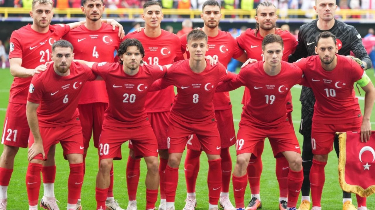 Kayseri Büyükşehir'den dev ekranda milli maç keyfi